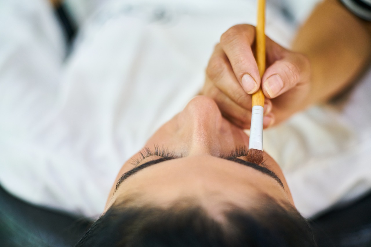 ハイフ眉下リフトの効果はどれくらい持続するの？